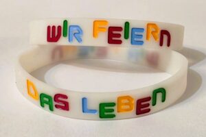 Silikon-Armband WIR FEIERN DAS LEBEN - Marita Köllner Kollektion